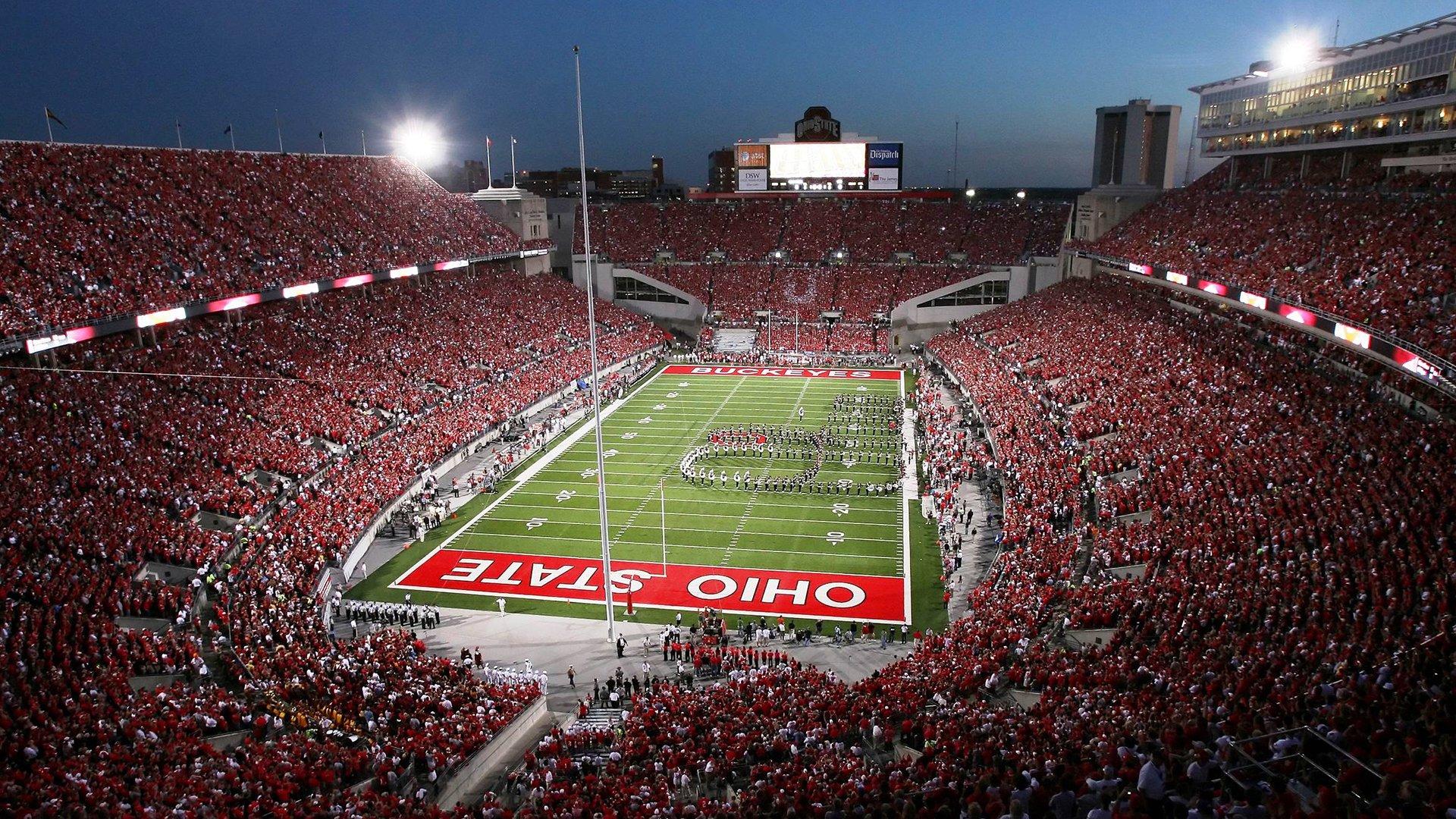 布伦南-约翰逊千英镑善举彰显体育精神,勿以善小而不为,热刺新星场外传递温暖