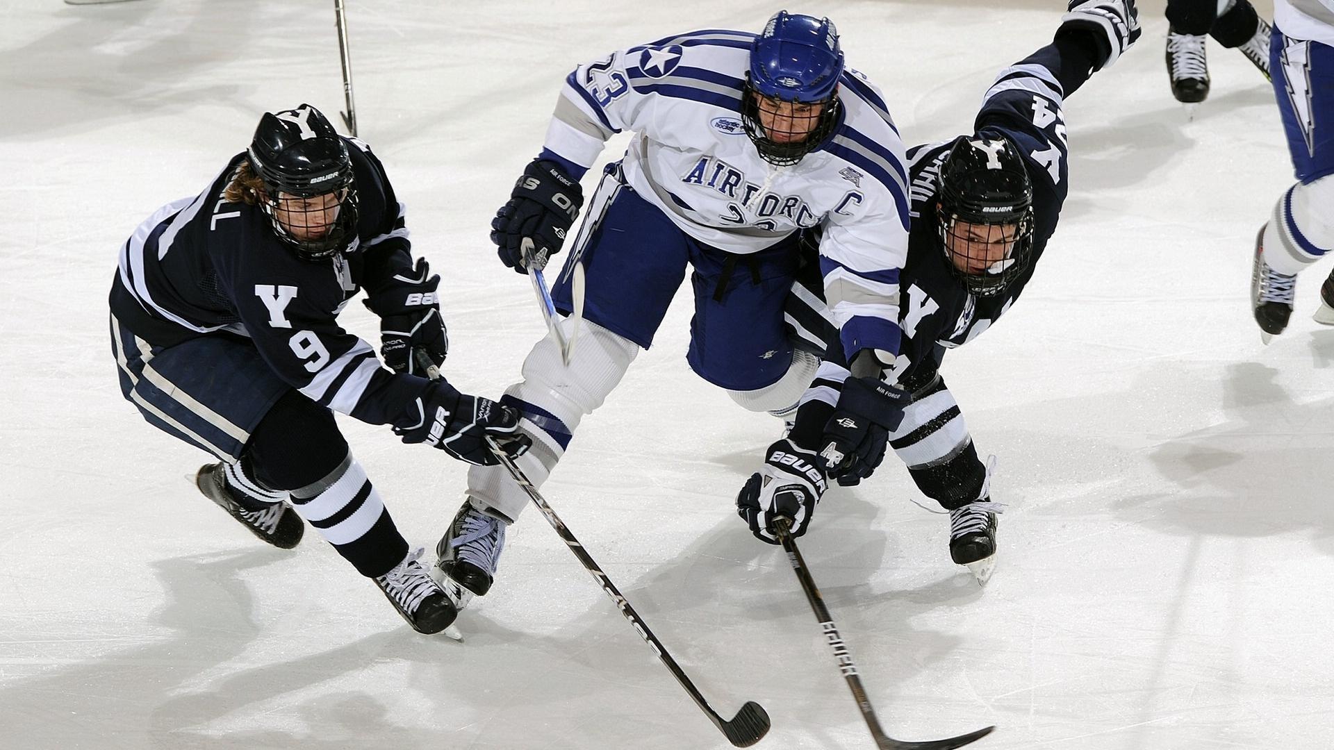 周琦重返CBA赛场首秀遇嘘声 独揽27分12篮板展统治级表现