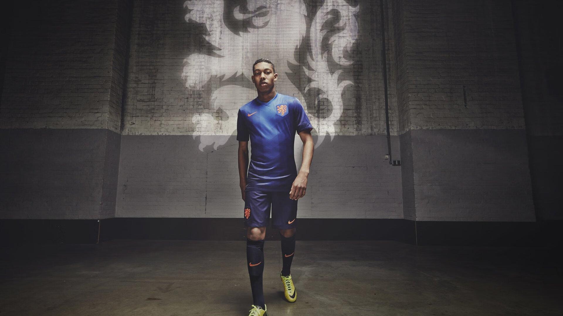 内马尔左膝旧伤再亮红灯 或缺席桑托斯关键战役引担忧